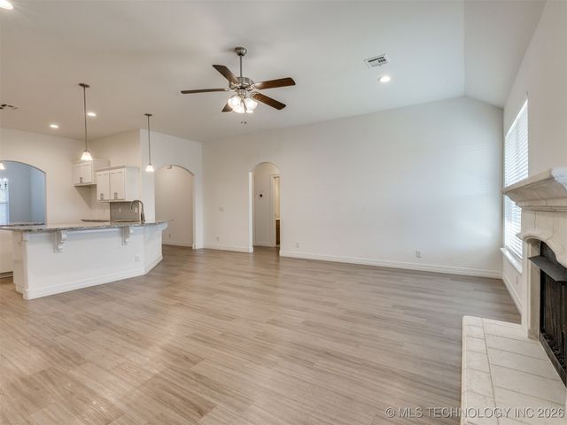 7315 E Oak Ridge Street, Broken Arrow, OK 74014