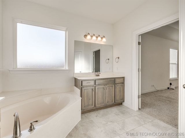 7315 E Oak Ridge Street, Broken Arrow, OK 74014