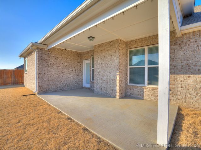 7315 E Oak Ridge Street, Broken Arrow, OK 74014