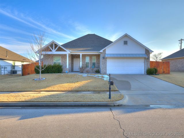 7315 E Oak Ridge Street, Broken Arrow, OK 74014