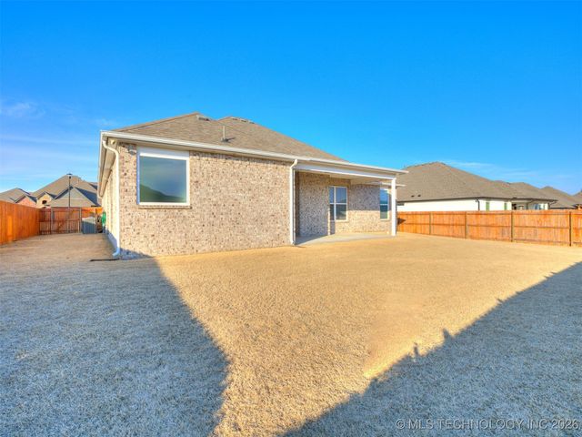 7315 E Oak Ridge Street, Broken Arrow, OK 74014