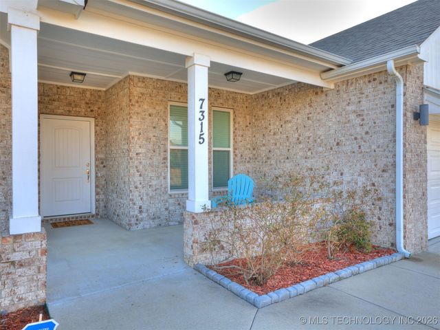 7315 E Oak Ridge Street, Broken Arrow, OK 74014