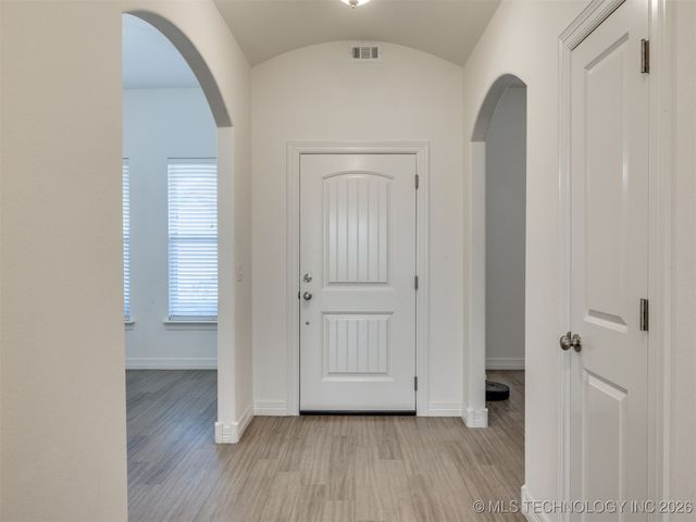 7315 E Oak Ridge Street, Broken Arrow, OK 74014