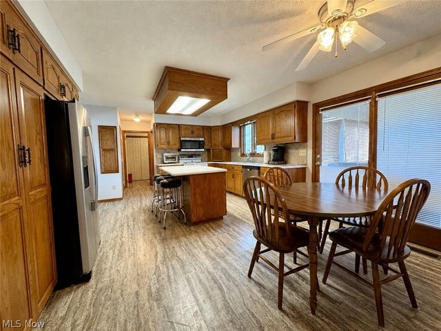 6385 Harbor Drive NW, Canton, OH 44718