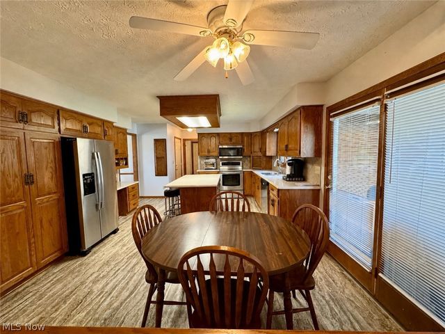 6385 Harbor Drive NW, Canton, OH 44718