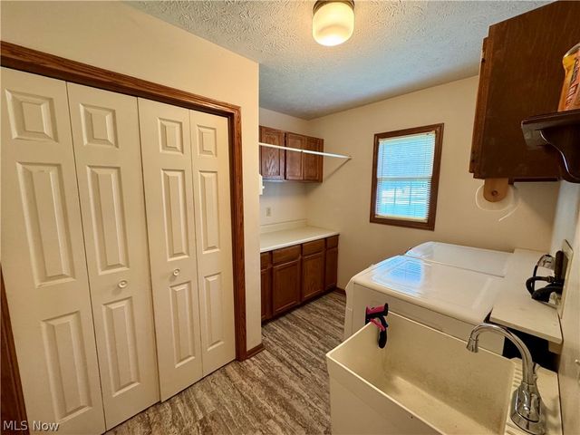 6385 Harbor Drive NW, Canton, OH 44718