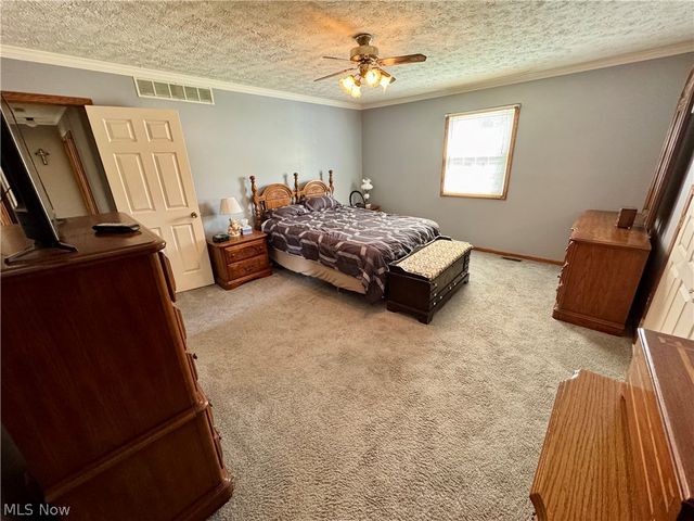 6385 Harbor Drive NW, Canton, OH 44718
