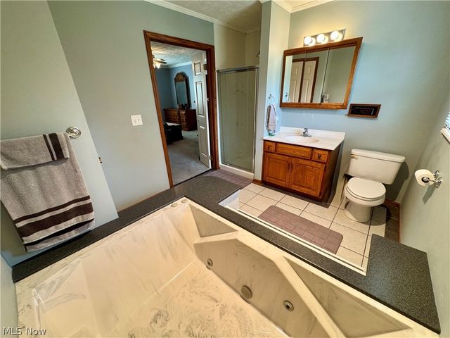 6385 Harbor Drive NW, Canton, OH 44718