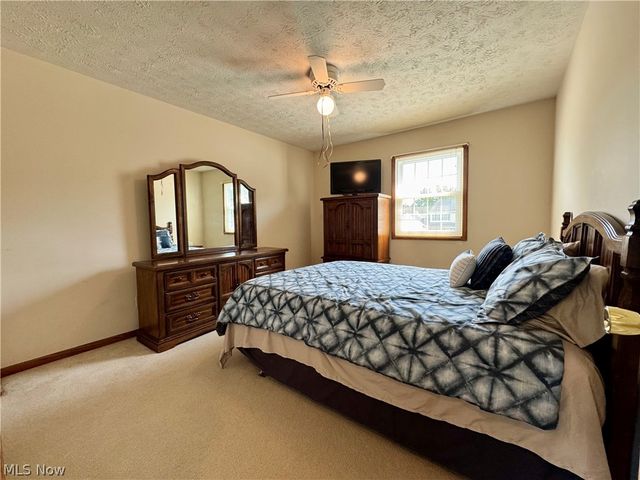 6385 Harbor Drive NW, Canton, OH 44718