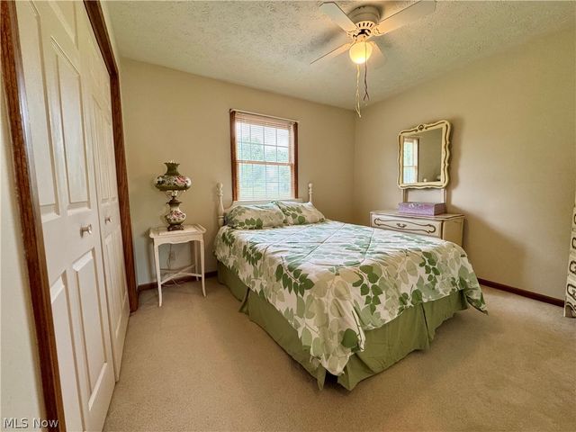 6385 Harbor Drive NW, Canton, OH 44718