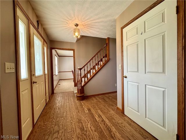 6385 Harbor Drive NW, Canton, OH 44718