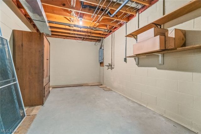6385 Harbor Drive NW, Canton, OH 44718