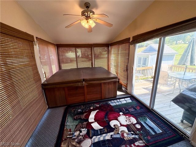 6385 Harbor Drive NW, Canton, OH 44718