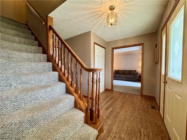 6385 Harbor Drive NW, Canton, OH 44718