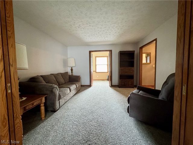 6385 Harbor Drive NW, Canton, OH 44718