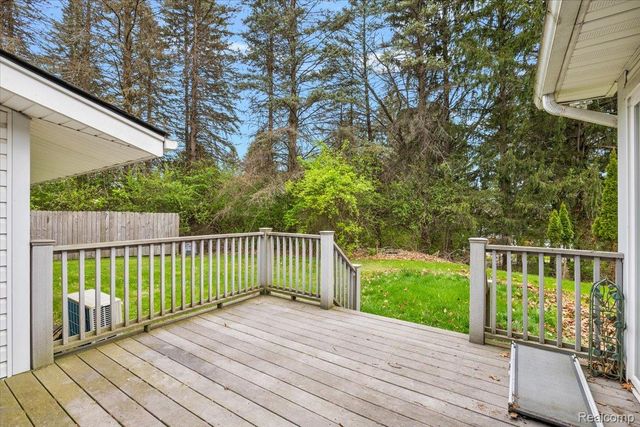 865 N Lapeer Road, Orion Charter Township, MI 48362