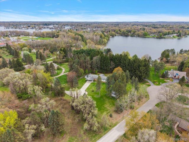 865 N Lapeer Road, Orion Charter Township, MI 48362