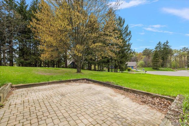 865 N Lapeer Road, Orion Charter Township, MI 48362