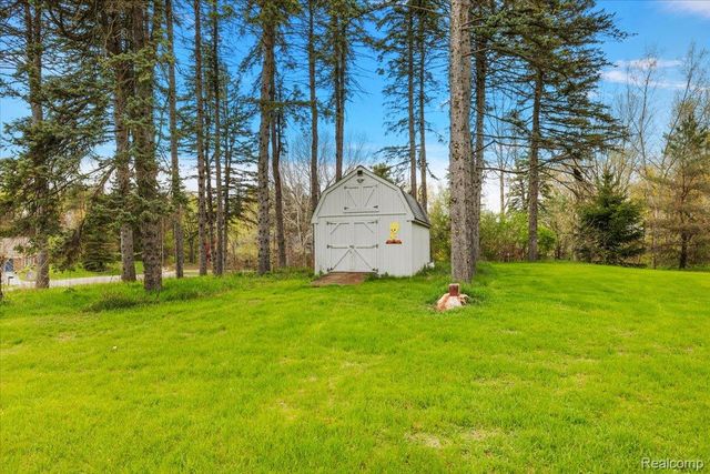 865 N Lapeer Road, Orion Charter Township, MI 48362