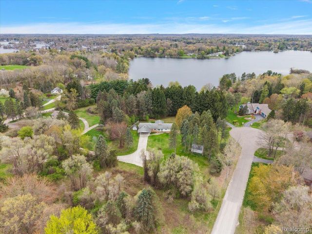 865 N Lapeer Road, Orion Charter Township, MI 48362