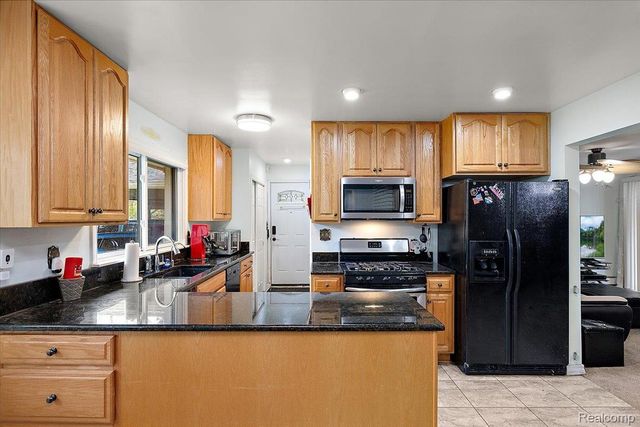865 N Lapeer Road, Orion Charter Township, MI 48362