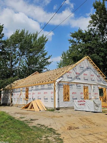 71 Smith Street, Mount Clemens, MI 48043