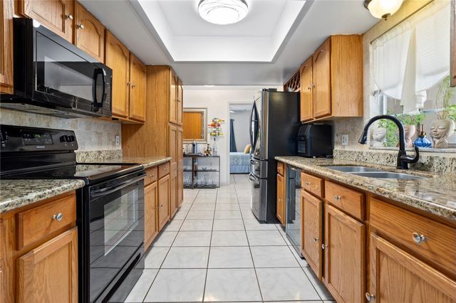 1446 FARMINGTON AVENUE, Deltona, FL 32725