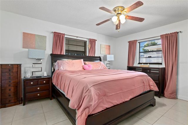 1446 FARMINGTON AVENUE, Deltona, FL 32725