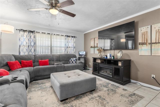 1446 FARMINGTON AVENUE, Deltona, FL 32725