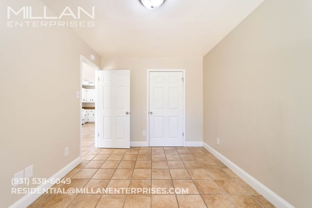 211 Oak St Apt 9, Clarksville, TN 37042