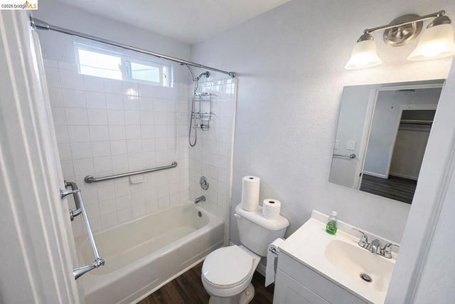 3114 Ashbrook Ct, Oakland, CA 94601