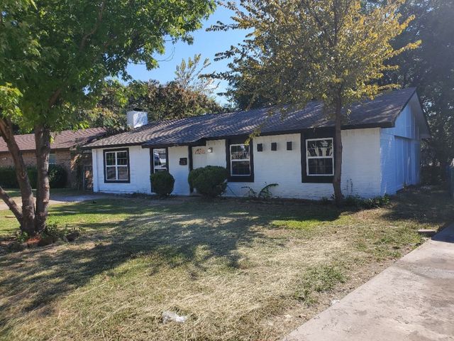 206 Springbranch Drive, Garland, TX 75043