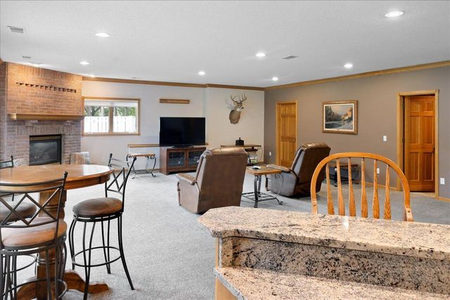 2922 88th Lane NE, Blaine, MN 55449