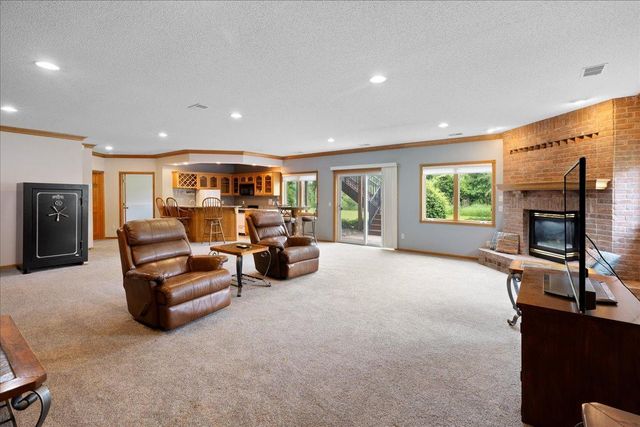 2922 88th Lane NE, Blaine, MN 55449