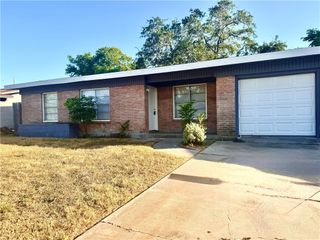 5913 Lucille Dr, Corpus Christi, TX 78412