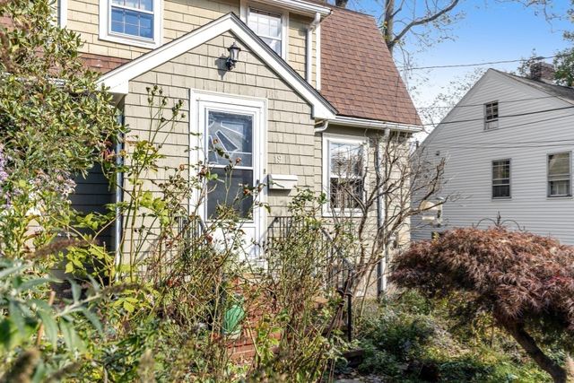 19 Deforest St, Boston, MA 02136
