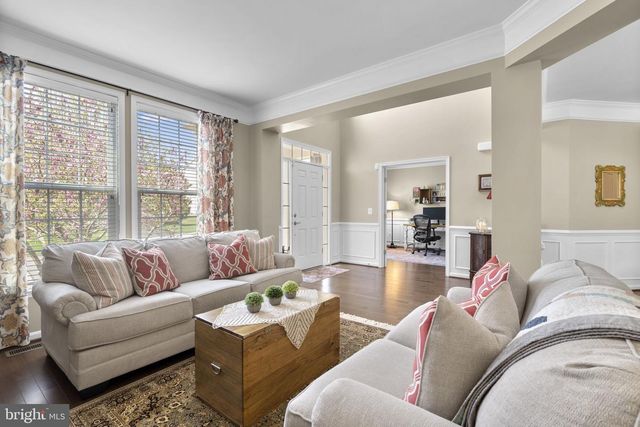 9323 CASTLE HILL RD, Springfield, VA 22153