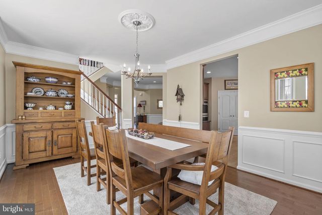 9323 CASTLE HILL RD, Springfield, VA 22153