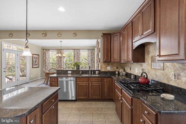 9323 CASTLE HILL RD, Springfield, VA 22153