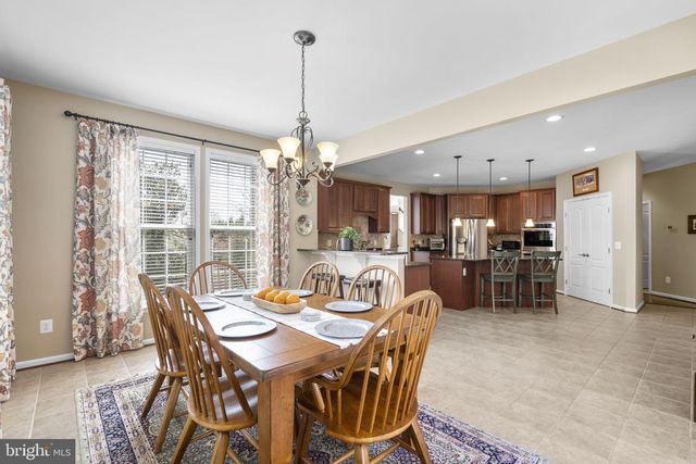 9323 CASTLE HILL RD, Springfield, VA 22153