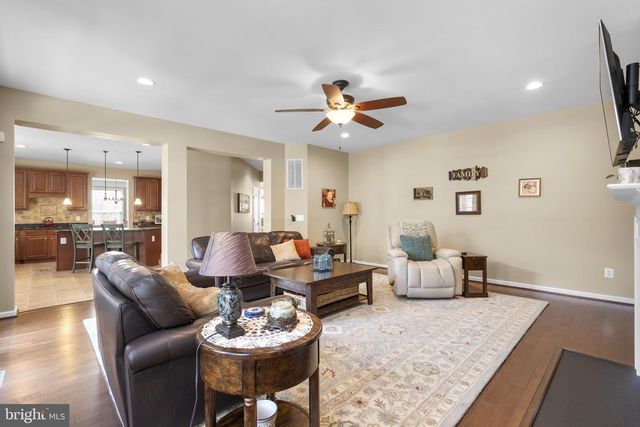 9323 CASTLE HILL RD, Springfield, VA 22153