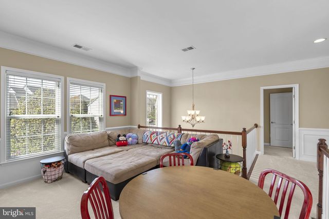 9323 CASTLE HILL RD, Springfield, VA 22153