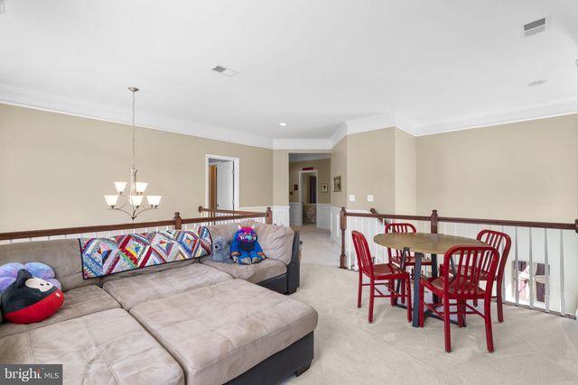 9323 CASTLE HILL RD, Springfield, VA 22153