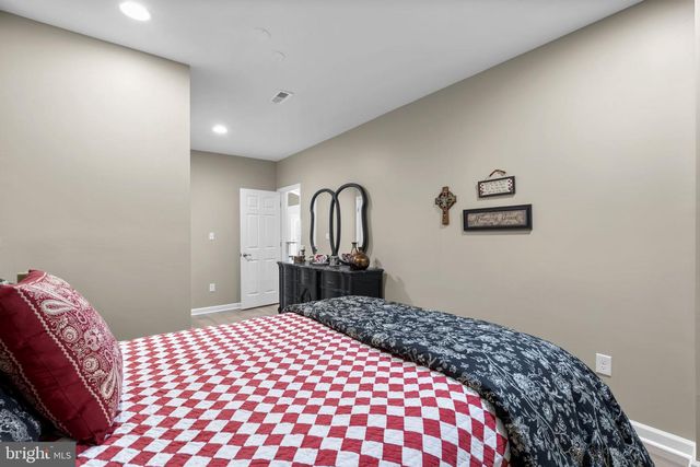 9323 CASTLE HILL RD, Springfield, VA 22153