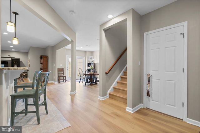 9323 CASTLE HILL RD, Springfield, VA 22153