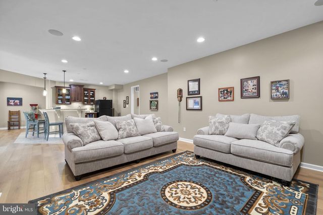 9323 CASTLE HILL RD, Springfield, VA 22153