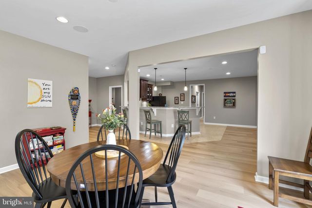 9323 CASTLE HILL RD, Springfield, VA 22153