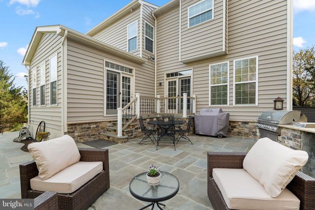 9323 CASTLE HILL RD, Springfield, VA 22153