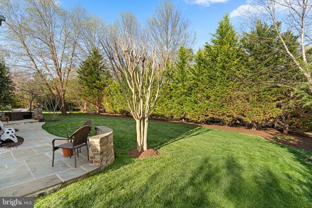 9323 CASTLE HILL RD, Springfield, VA 22153
