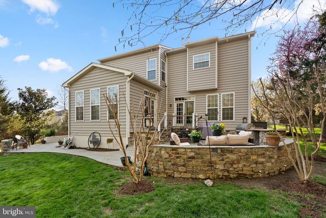 9323 CASTLE HILL RD, Springfield, VA 22153